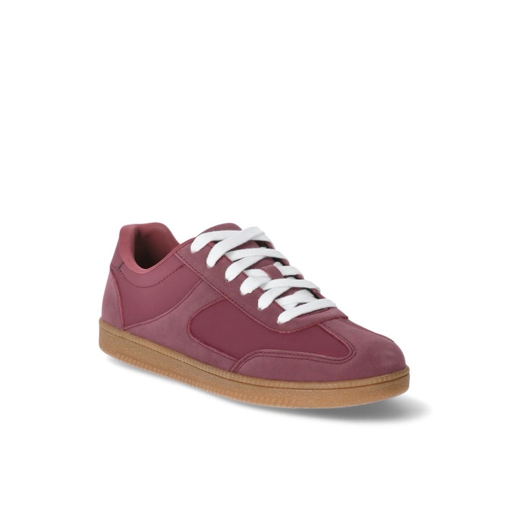 Burgundy Low-Top Casual Sneakers